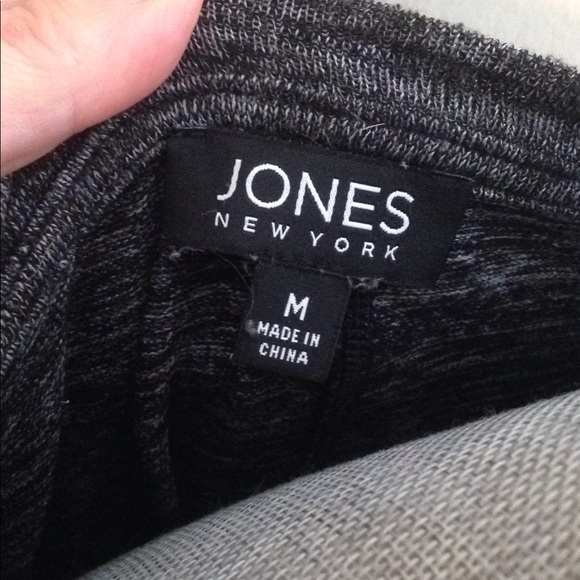 Gray sweater - Picture 3 of 3